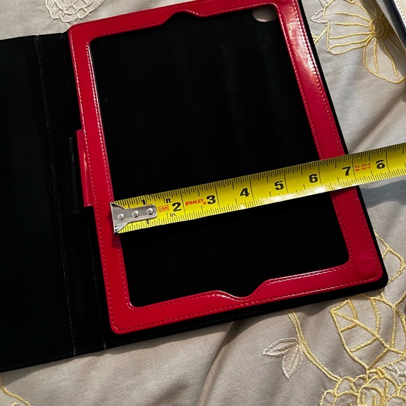 Cygnett Glam Leather Folio Case with Stand for iPad - Picture 5 of 8